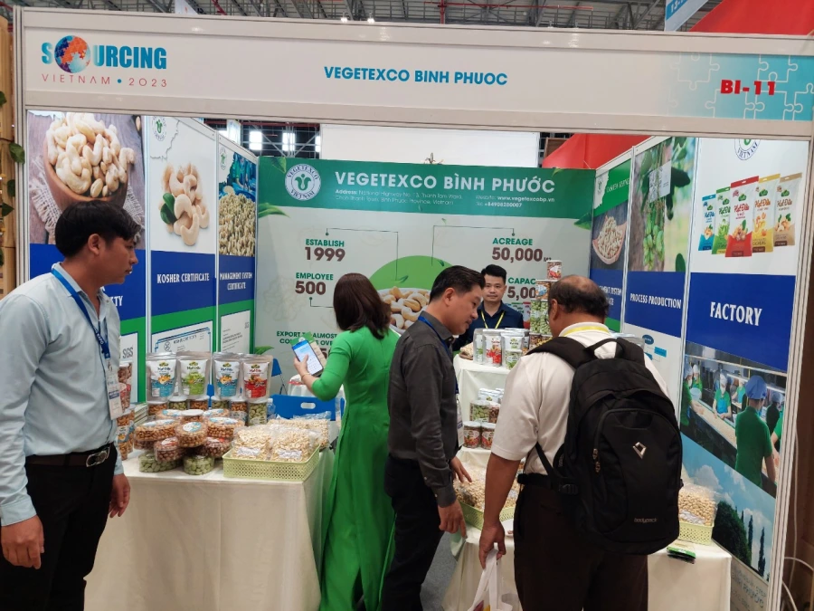 Vegetexco brings cashew products to the International Commodity Supply Chain Connection Exhibition – Viet Nam International Sourcing Expo 2023